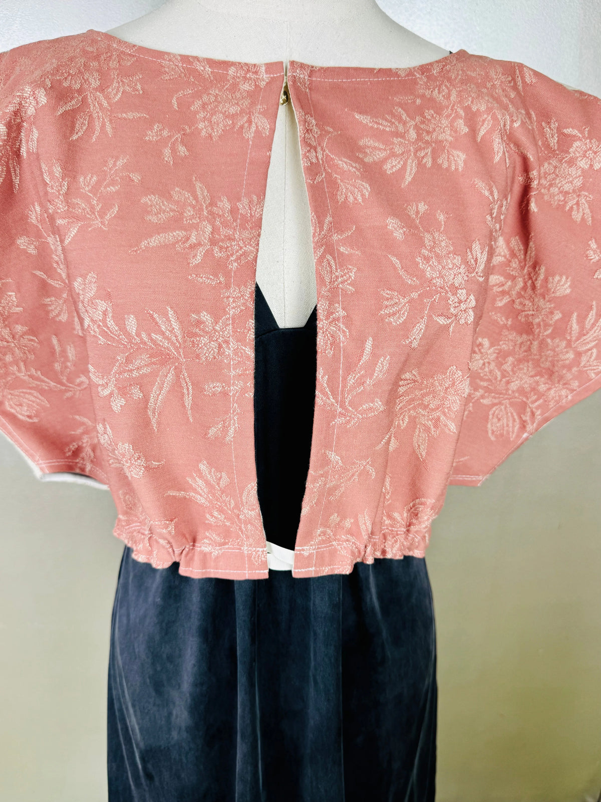 Frida Capelet No. 005