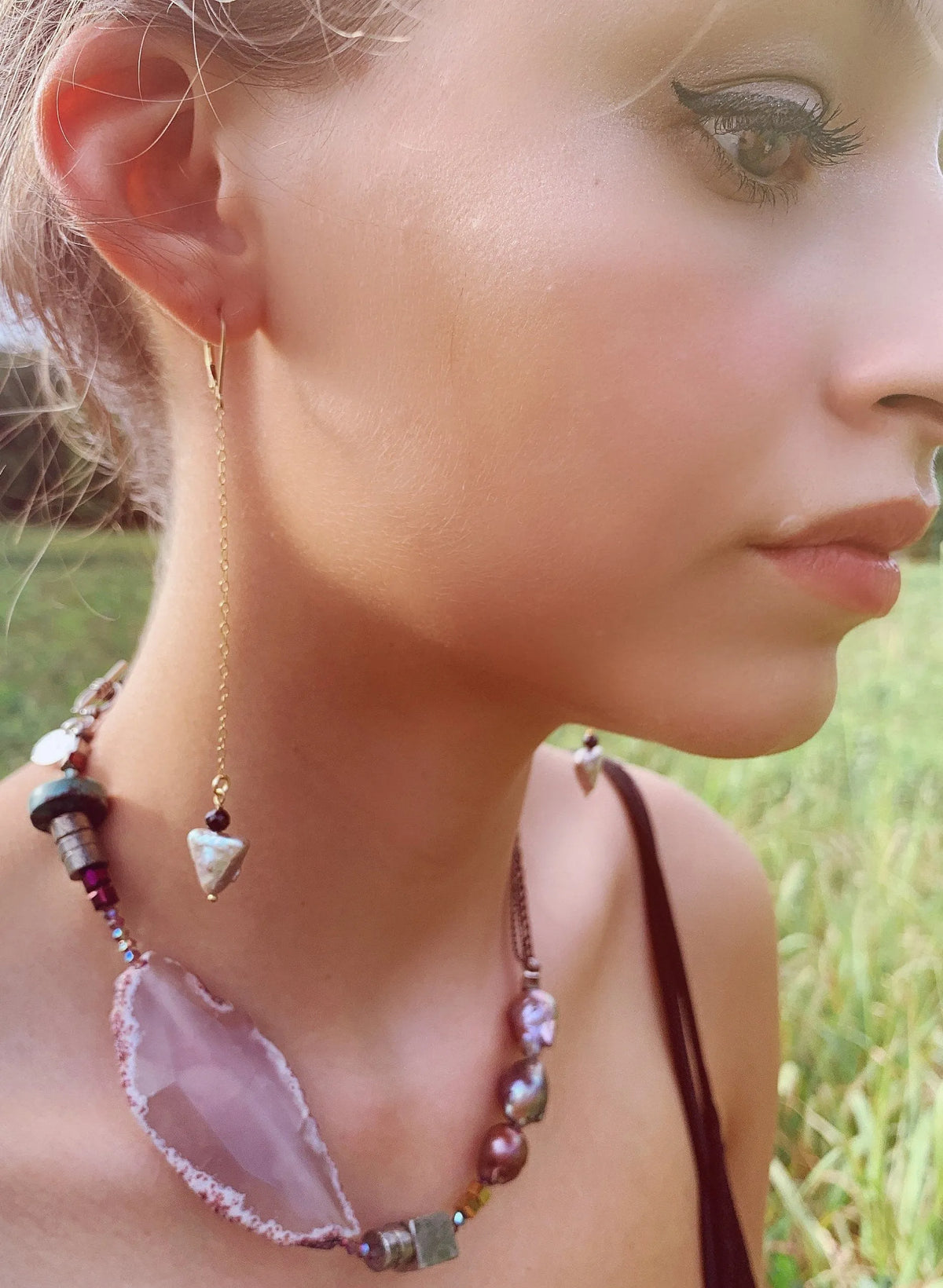 AMAYA Earrings Triangle-Shape Pearl 14K Gold Sparkling Chain