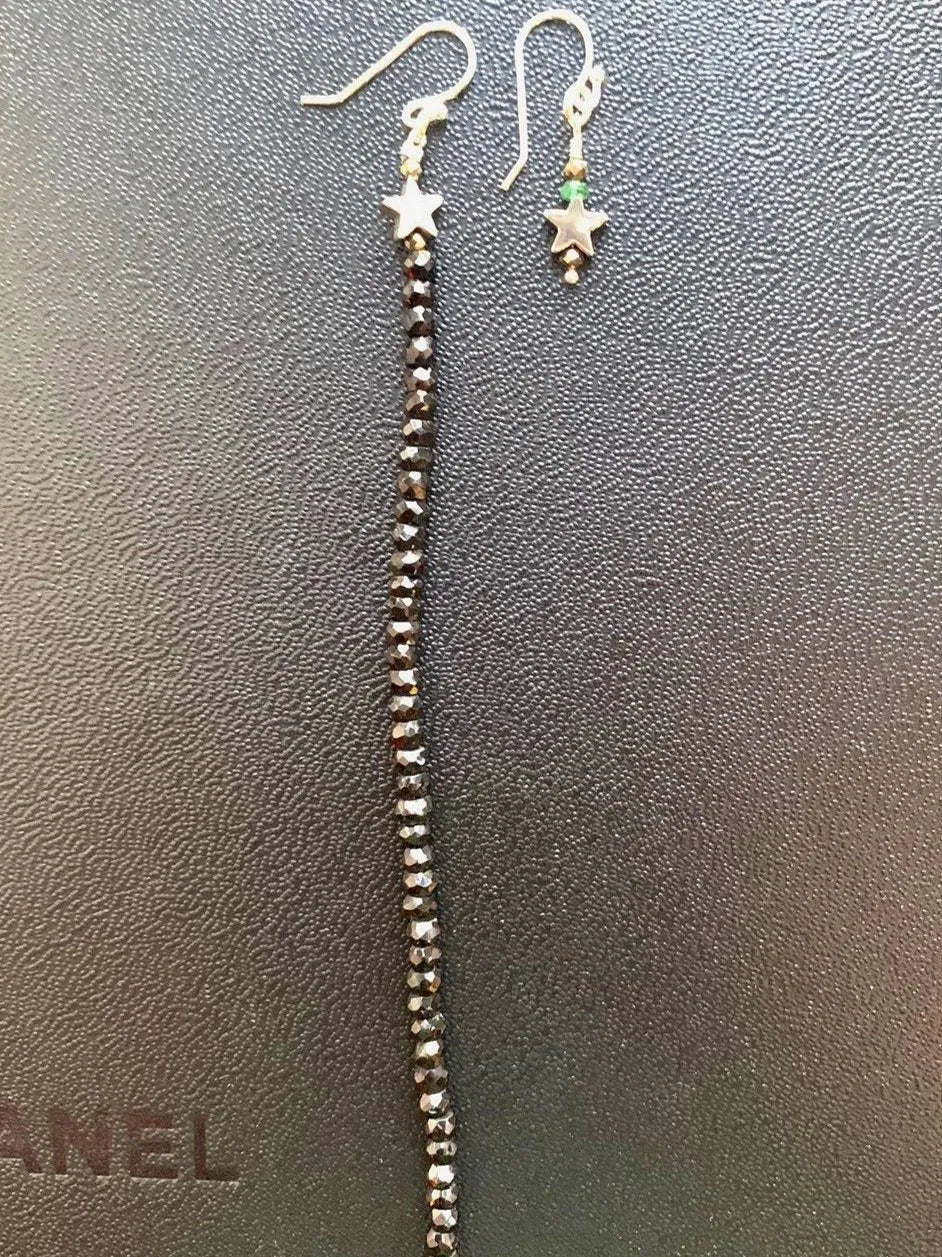 BOWIE Clavicle Kiss Mismatch Earring Set Black Spinel Bolt Charm