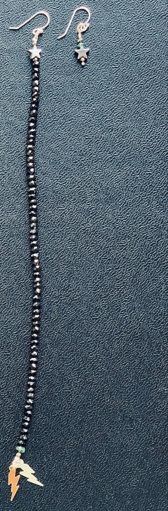 BOWIE Clavicle Kiss Mismatch Earring Set Black Spinel Bolt Charm