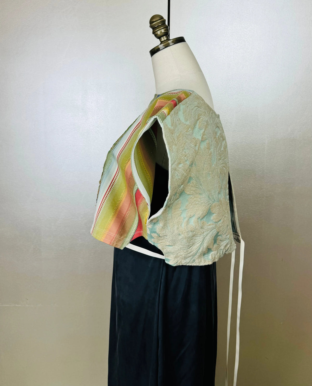 Frida Capelet No. 001