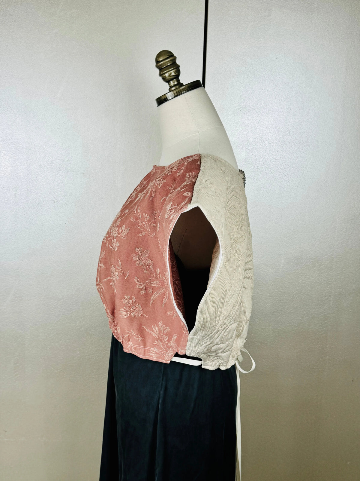 Frida Capelet No. 005