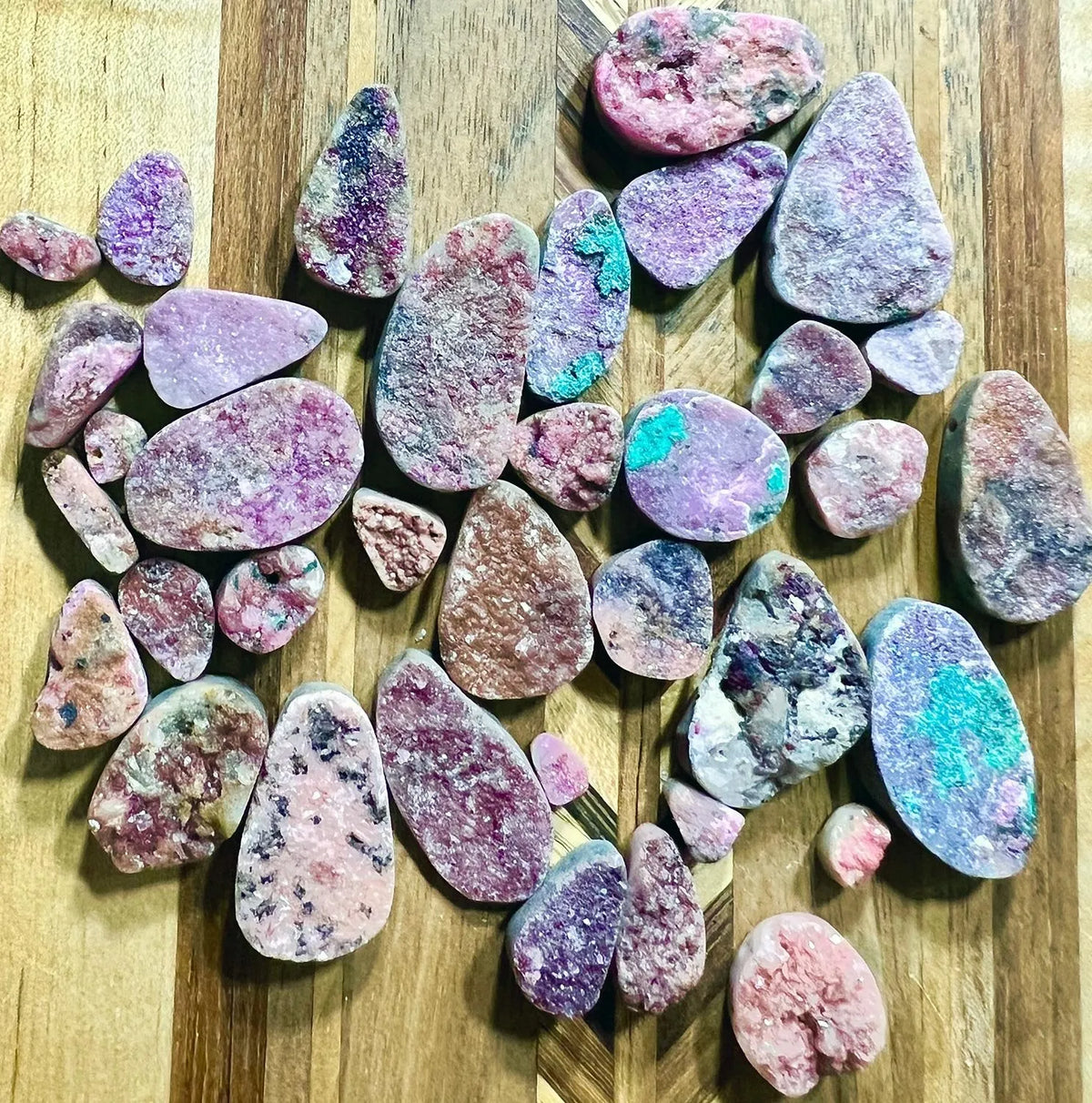 OLLY Choker & Collar Necklace Pearl Rare Cobalto Calcite Druzy