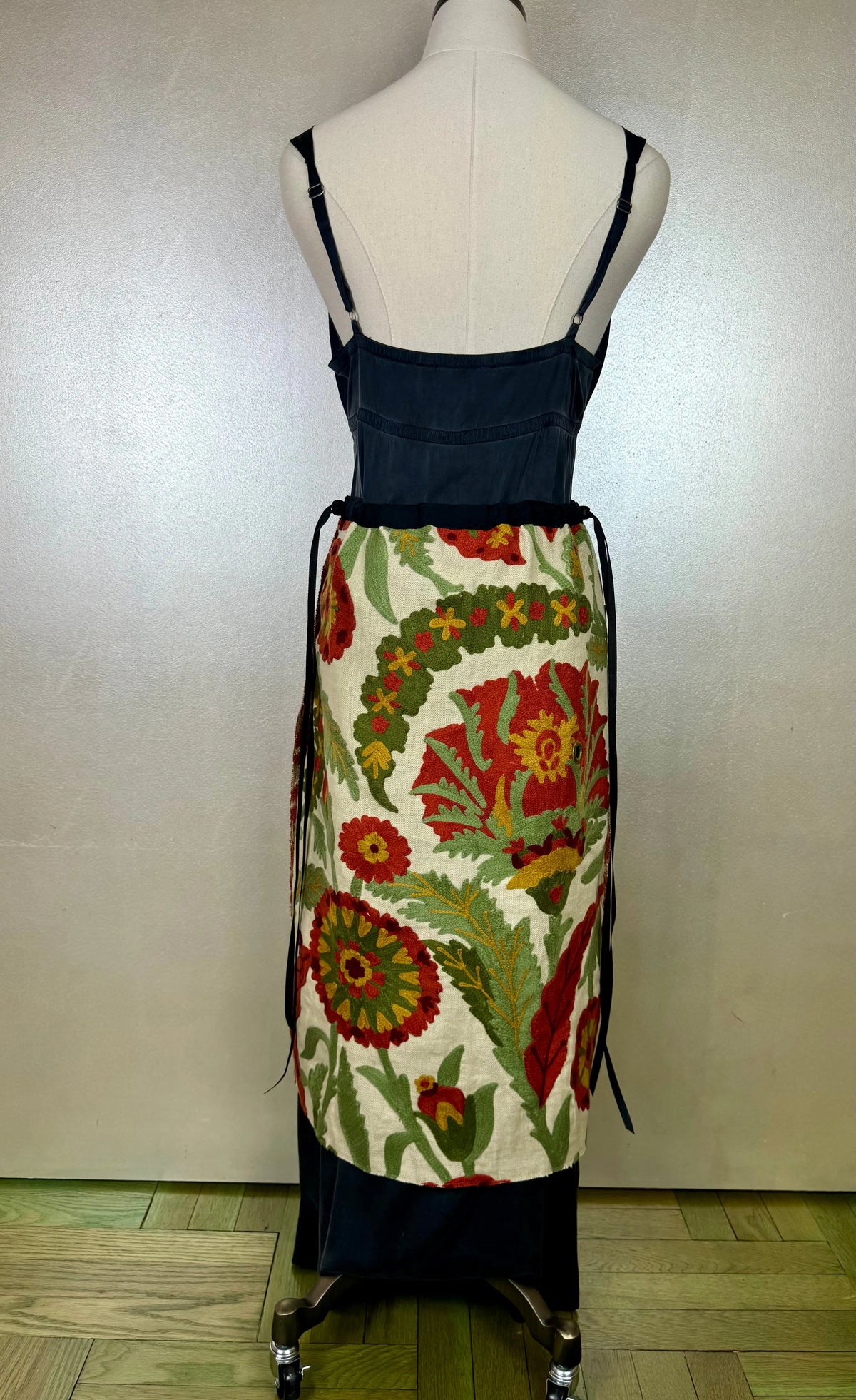 Piper Overskirt No. 010 Cape & Dress