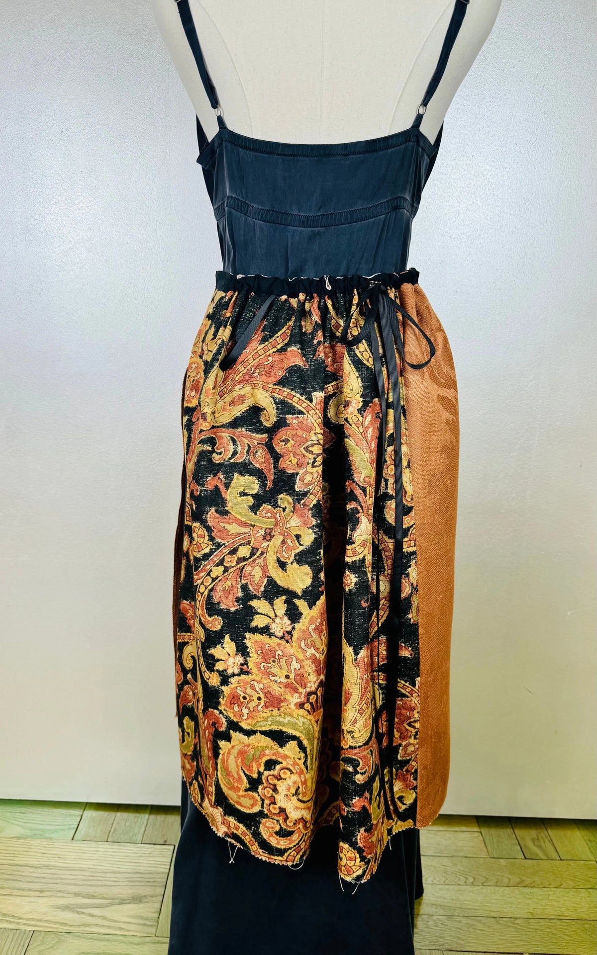 Piper Overskirt No. 011 Cape & Dress