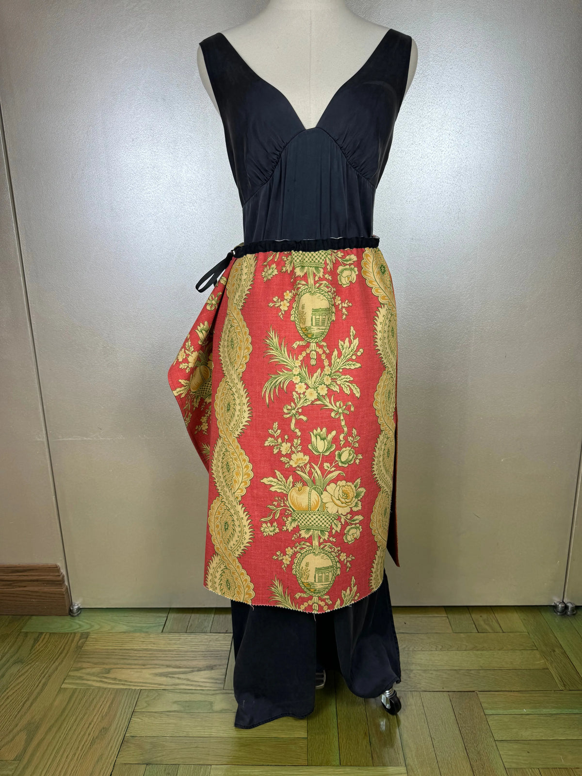 Piper Overskirt No. 016 Cape & Dress