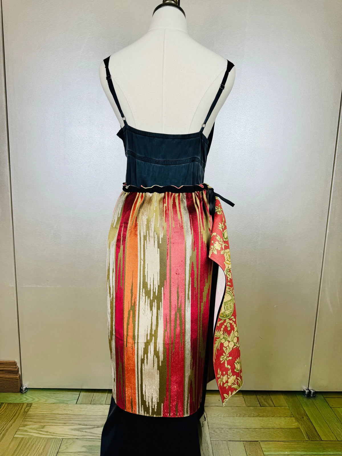 Piper Overskirt No. 016 Cape & Dress